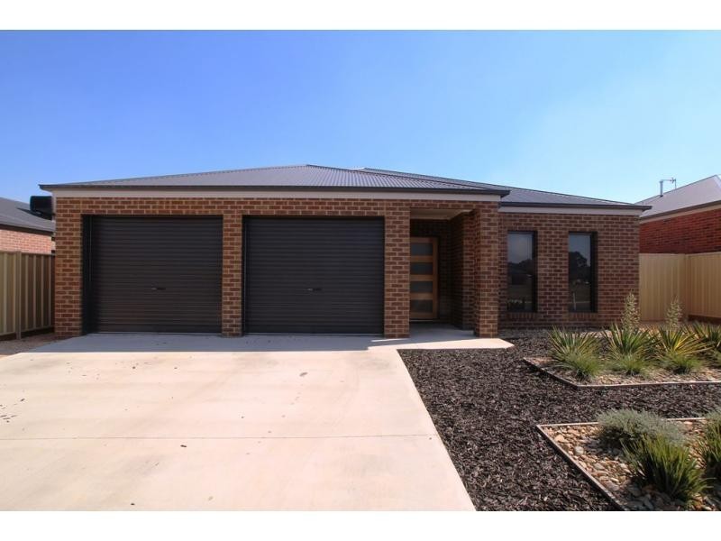 5 Lena Place, Strathfieldsaye VIC 3551