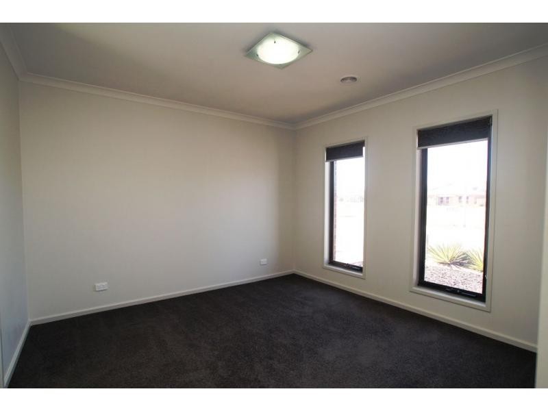 5 Lena Place, Strathfieldsaye VIC 3551