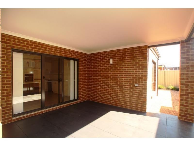 5 Lena Place, Strathfieldsaye VIC 3551