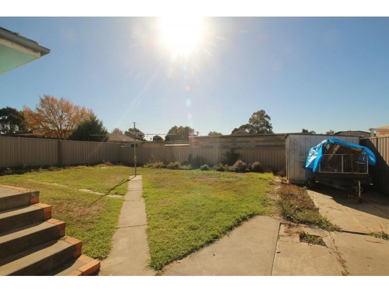 26 Semmens Street, Long Gully VIC 3550