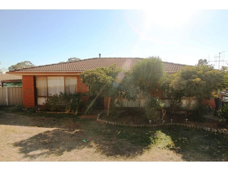 1/9. Cairinini Court, Strathdale VIC 3550