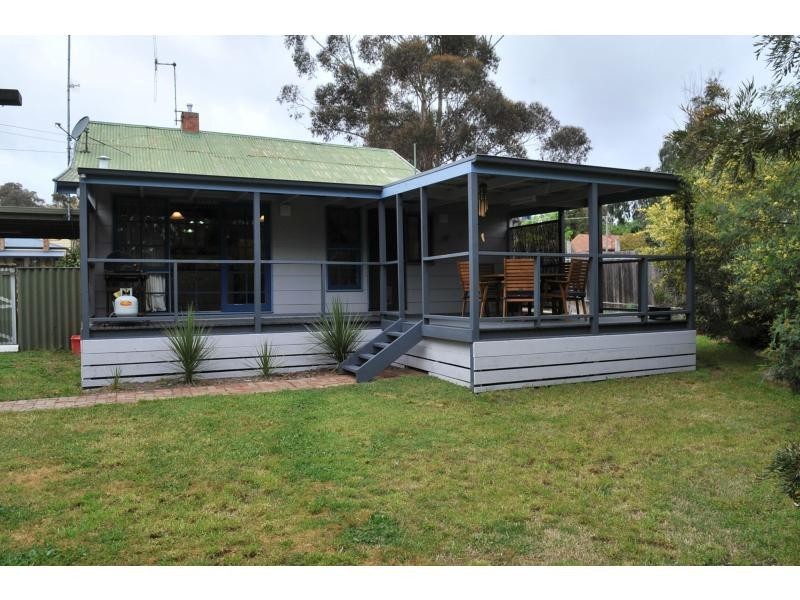 134 Gladstone Street, Quarry Hill VIC 3550
