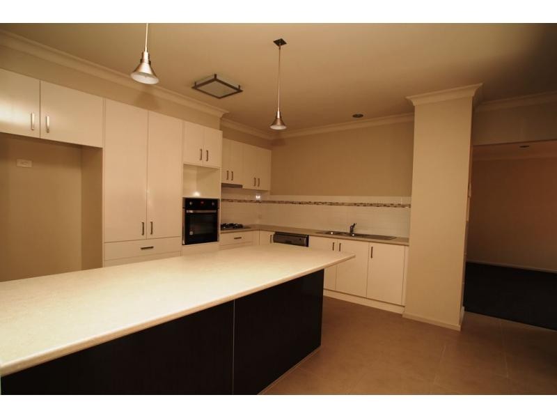 5 Lena Place, Strathfieldsaye VIC 3551