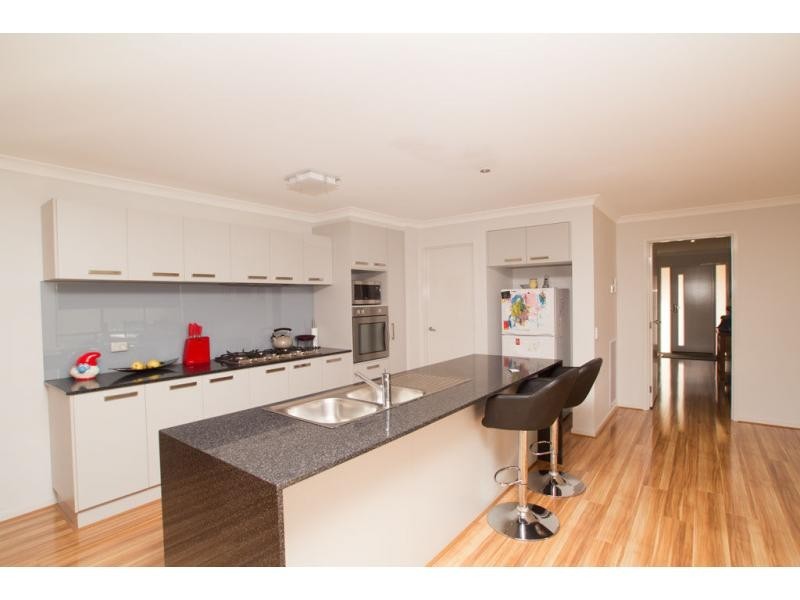 19 Parklands Way, Maiden Gully VIC 3551