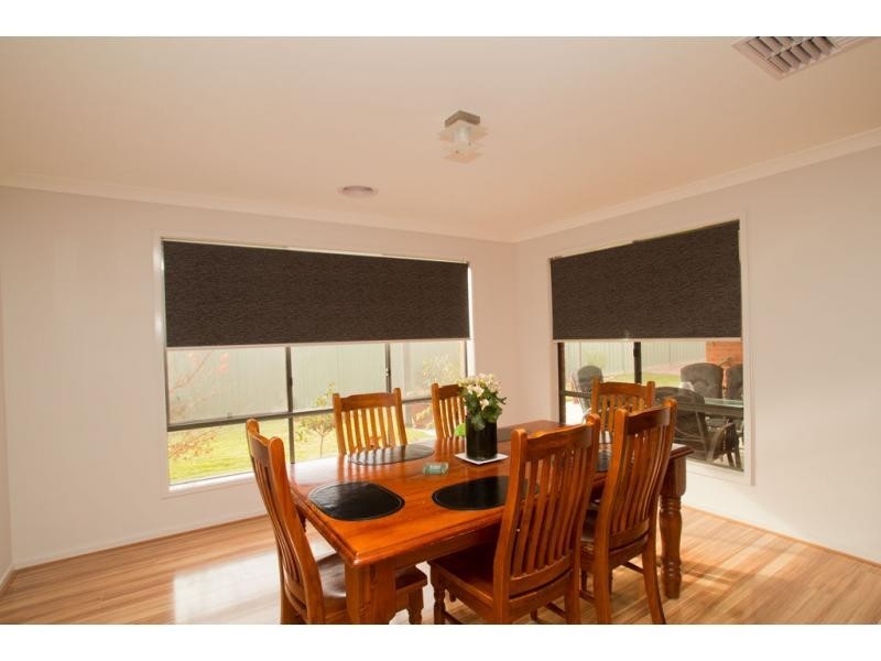 19 Parklands Way, Maiden Gully VIC 3551