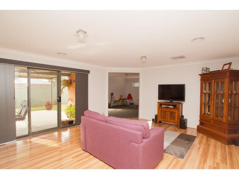 19 Parklands Way, Maiden Gully VIC 3551