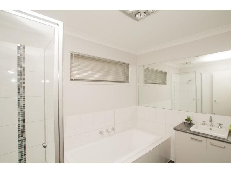 19 Parklands Way, Maiden Gully VIC 3551