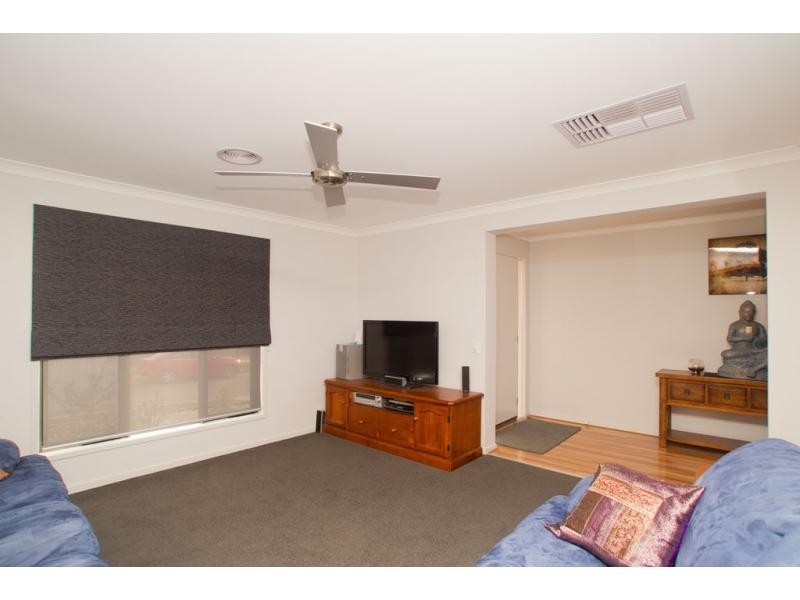 19 Parklands Way, Maiden Gully VIC 3551
