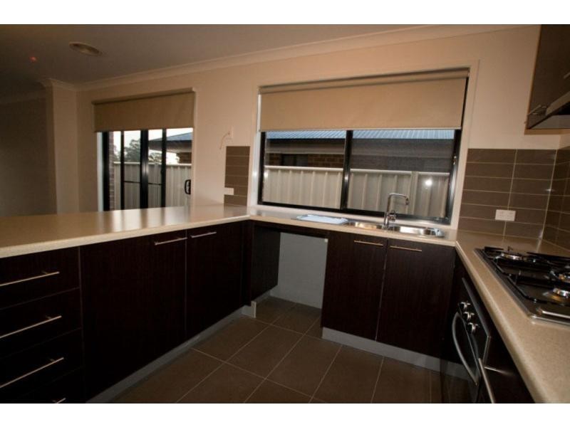 12 Sheard Street, California Gully VIC 3556