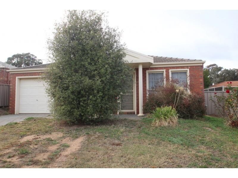 8 Sunrise Court, Strathdale VIC 3550