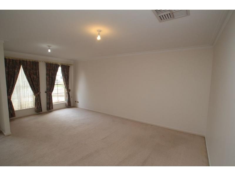 8 Sunrise Court, Strathdale VIC 3550