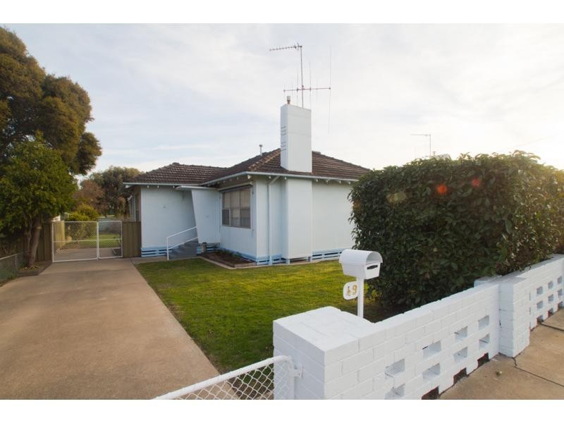 49 Bennett Street, Long Gully VIC 3550