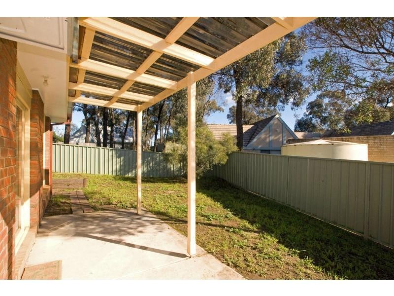 2/3 McKay Crescent, Strathdale VIC 3550