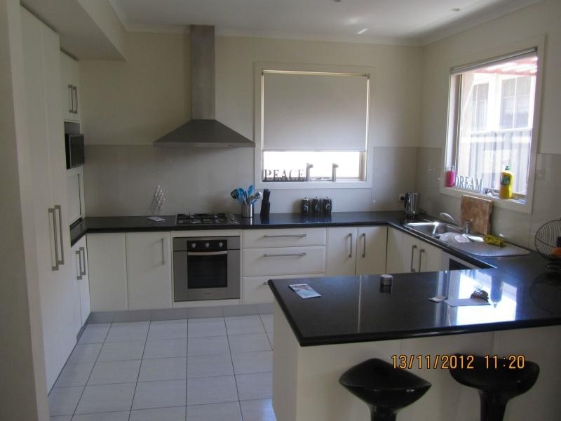 2/105 Sternberg Street, Kennington VIC 3550