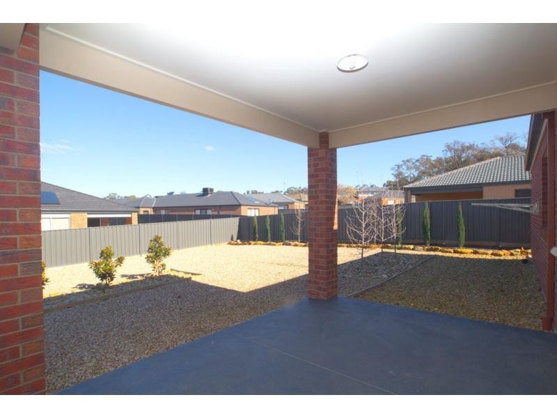 9 Metropolitan Drive, Eaglehawk VIC 3556