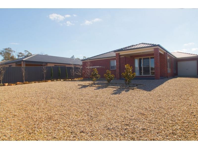 9 Metropolitan Drive, Eaglehawk VIC 3556