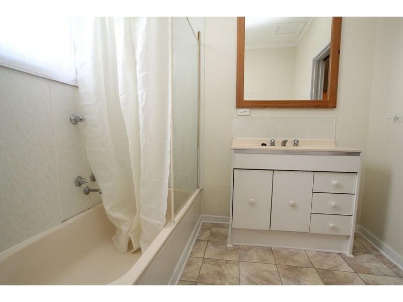 2 Gordon Street, Kangaroo Flat VIC 3555