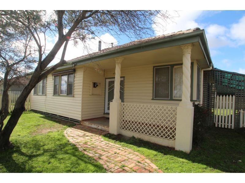 2 Gordon Street, Kangaroo Flat VIC 3555