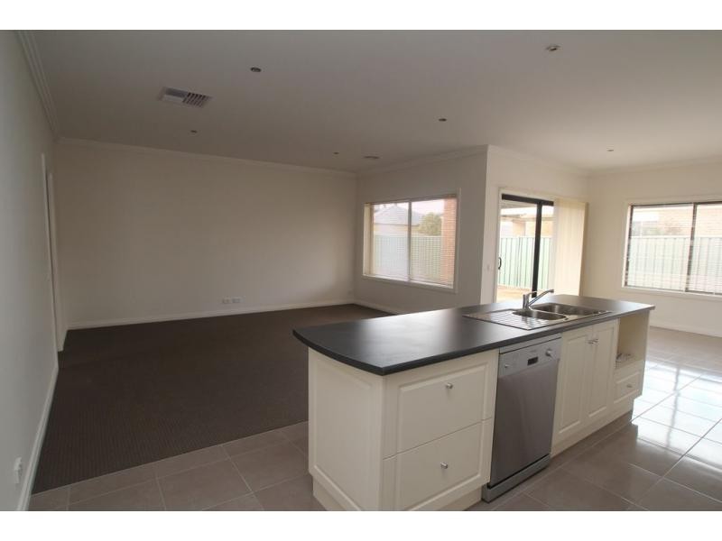 11 Candlewood Drive, Strathfieldsaye VIC 3551