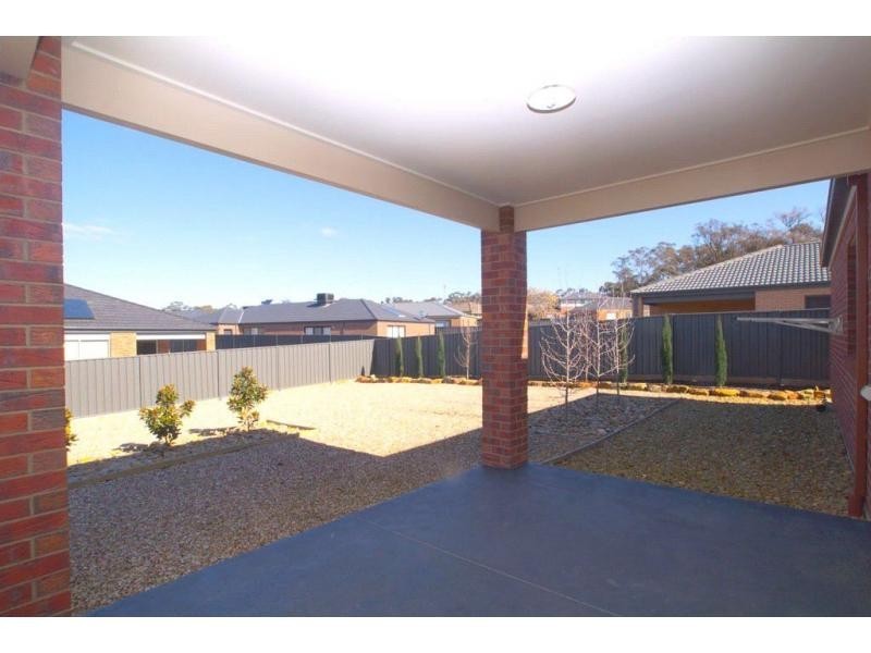 9 Metropolitan Drive, Eaglehawk VIC 3556