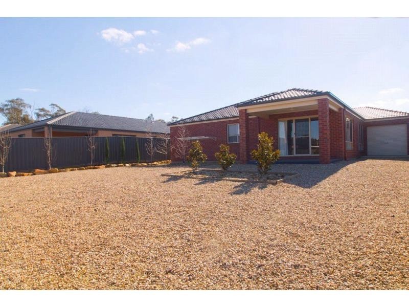 9 Metropolitan Drive, Eaglehawk VIC 3556
