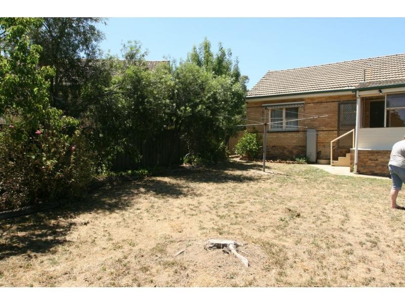 1 Swalling Crescent, Kennington VIC 3550