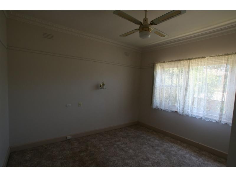 1 Swalling Crescent, Kennington VIC 3550