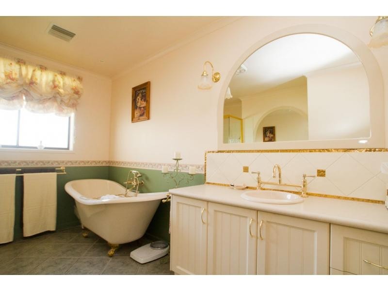 Golden Square VIC 3555