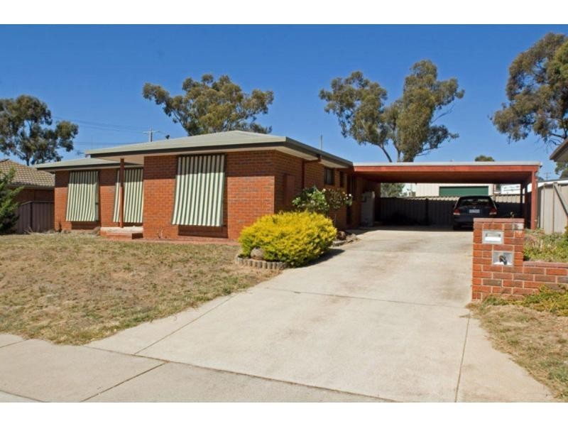 50 Mockridge Drive, Kangaroo Flat VIC 3555