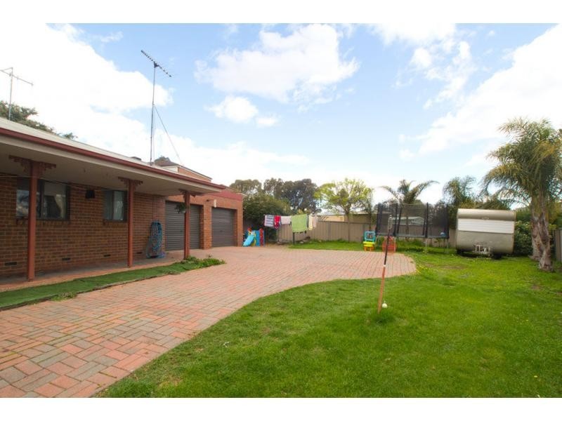 Flora Hill VIC 3550