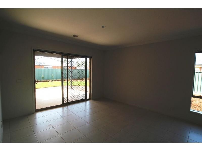 26 Triplett Avenue, Ascot VIC 3551