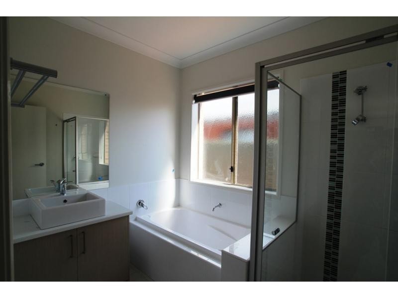 26 Triplett Avenue, Ascot VIC 3551