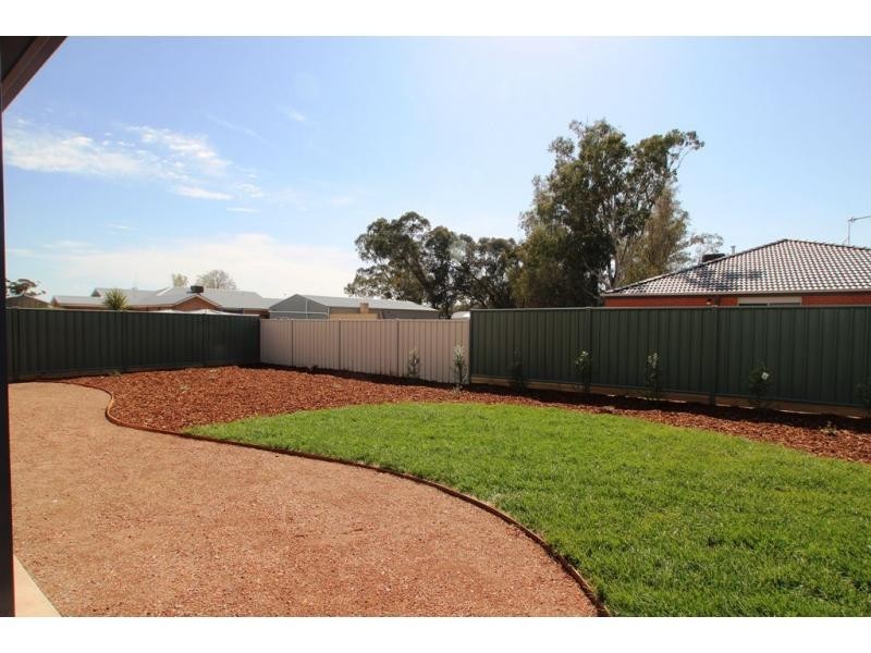 26 Triplett Avenue, Ascot VIC 3551