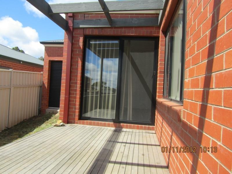 1/7 Bottlebrush Court, Strathdale VIC 3550