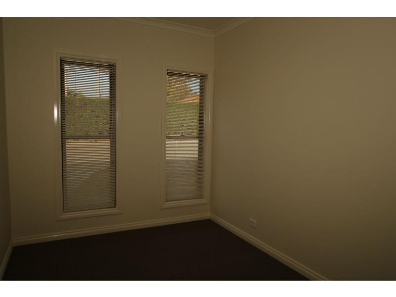 1/80 Condon Street, Kennington VIC 3550