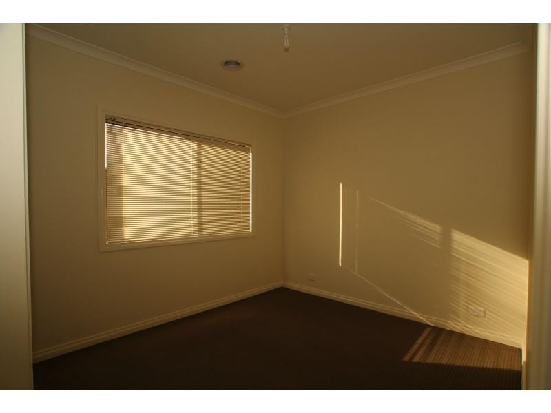 1/80 Condon Street, Kennington VIC 3550