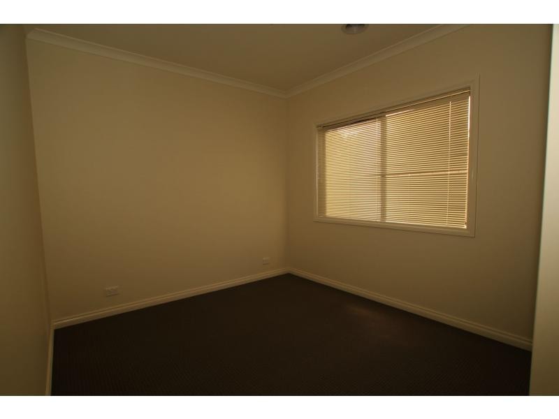 1/80 Condon Street, Kennington VIC 3550