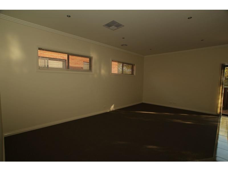 1/80 Condon Street, Kennington VIC 3550