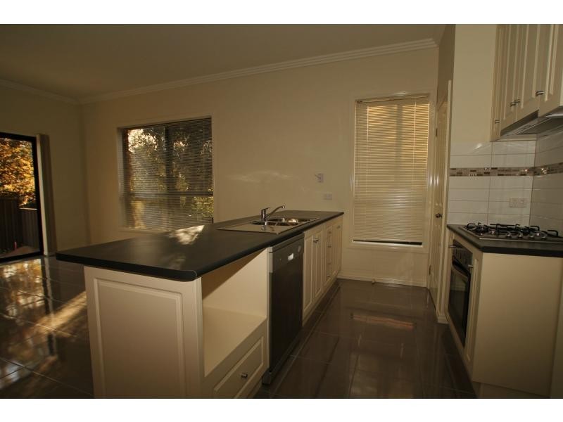 1/80 Condon Street, Kennington VIC 3550