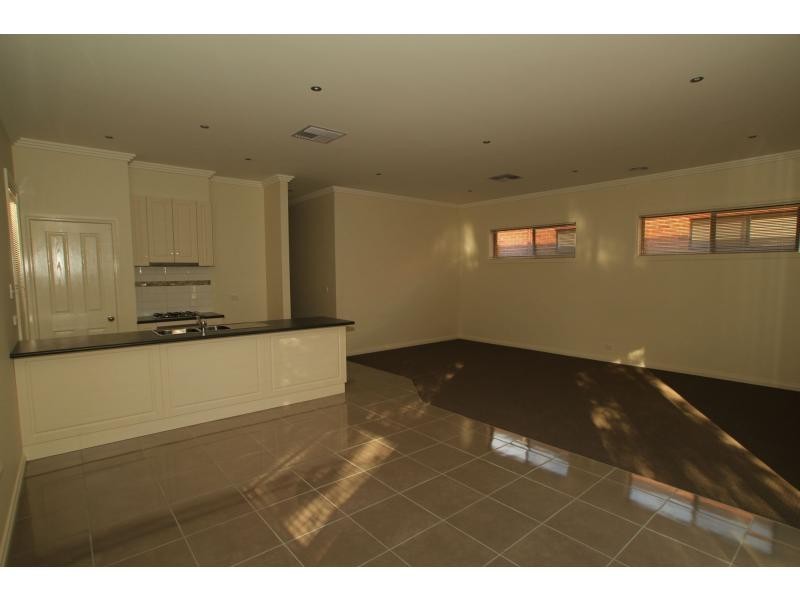 1/80 Condon Street, Kennington VIC 3550