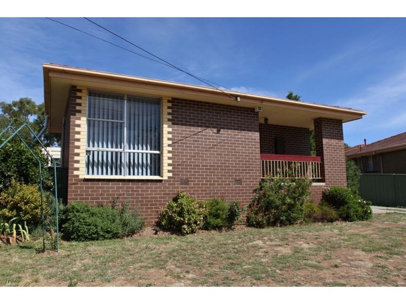 26 Truscott Avenue, California Gully VIC 3556