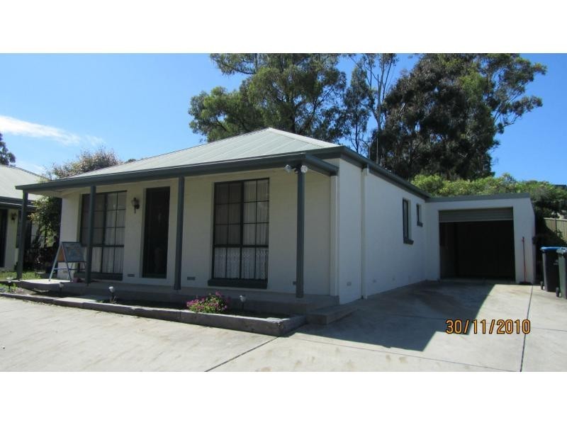 2/.12 Race Street, Flora Hill VIC 3550