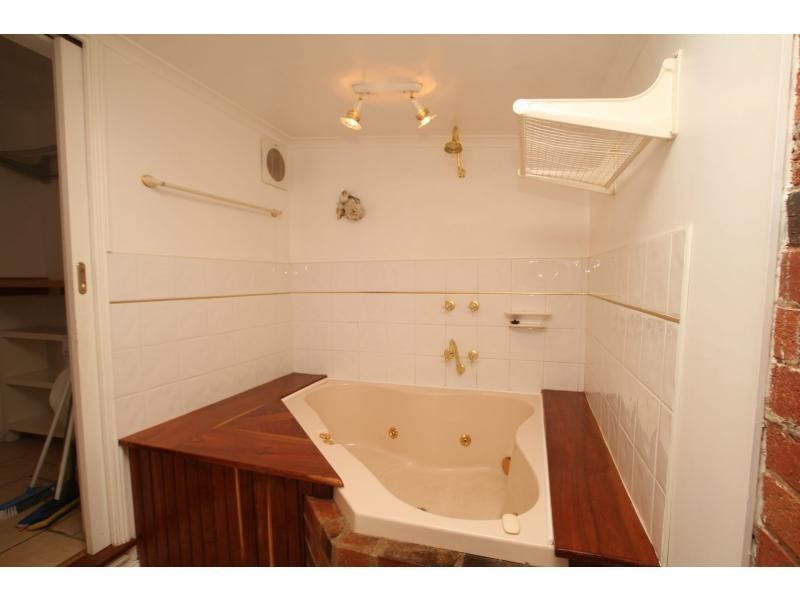 27 Eaglehawk Road, Bendigo VIC 3550