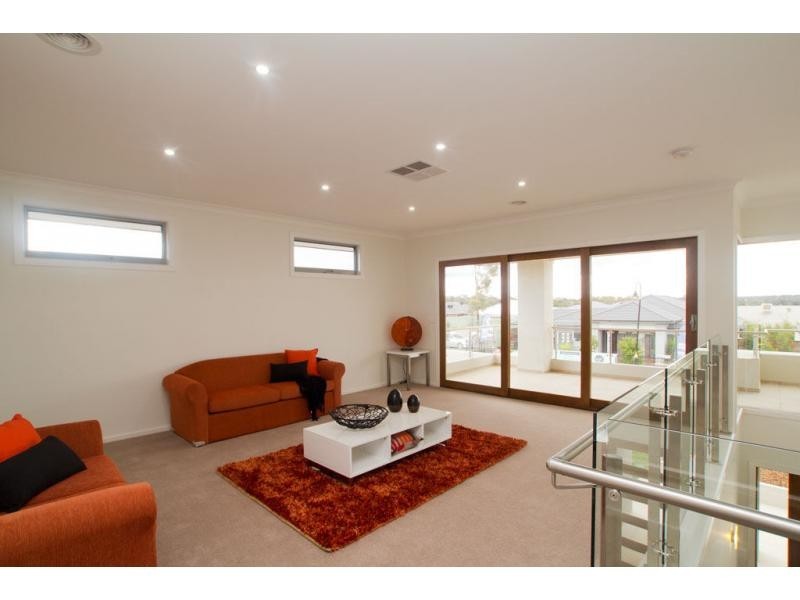 12 McConnellBBB Drive, Junortoun VIC 3551