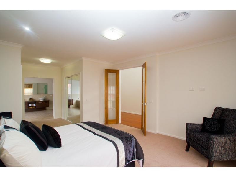 12 McConnellBBB Drive, Junortoun VIC 3551