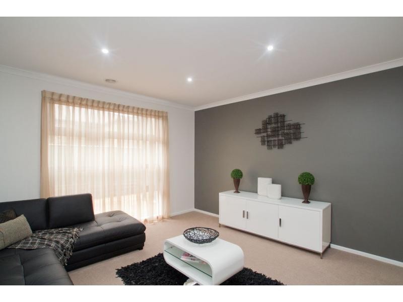 12 McConnellBBB Drive, Junortoun VIC 3551