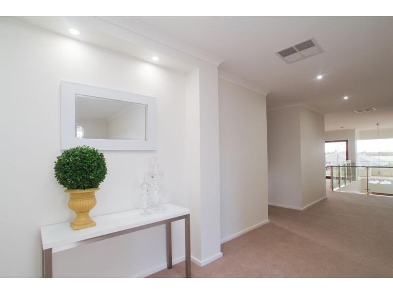 12 McConnellBBB Drive, Junortoun VIC 3551