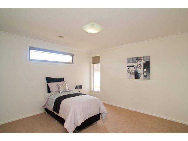 12 McConnellBBB Drive, Junortoun VIC 3551