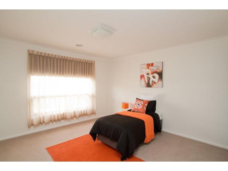 12 McConnellBBB Drive, Junortoun VIC 3551