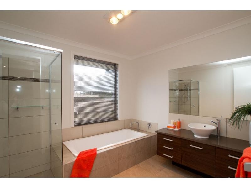 12 McConnellBBB Drive, Junortoun VIC 3551